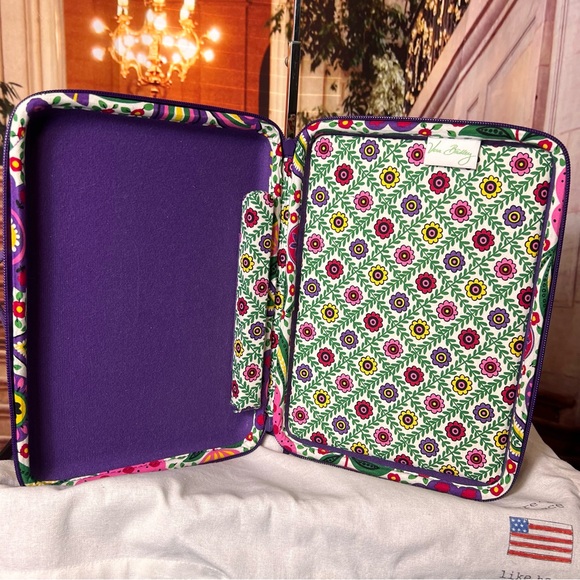 Vera Bradley 12” iPad Commuter Crossbody Bag in "Viva la Vera" Pattern excellent - Picture 8 of 8